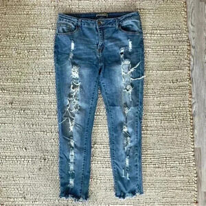 Encore distressed ripped jeans